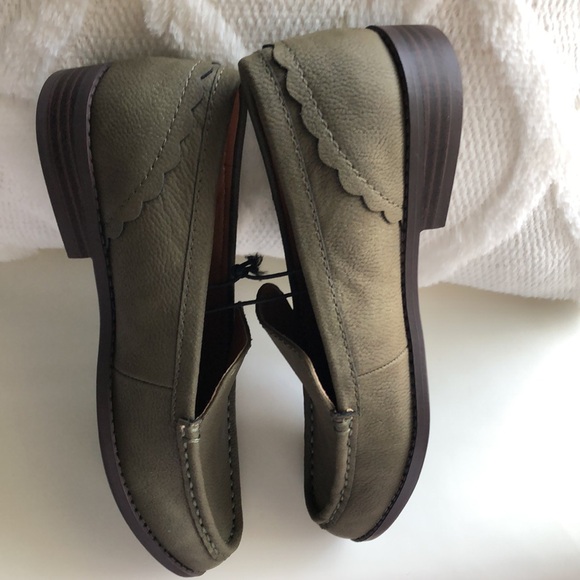 Lucky Brand Women’s Olive Green Slip On Loafers size 5.5 New - Picture 7 of 7